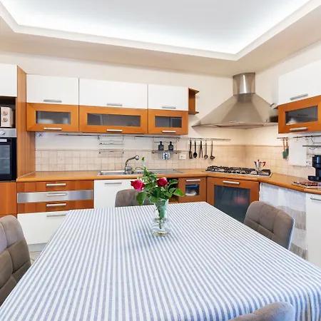 アパート La Terrazza - 5 Minuti Dal Mare E Misano World Circuit